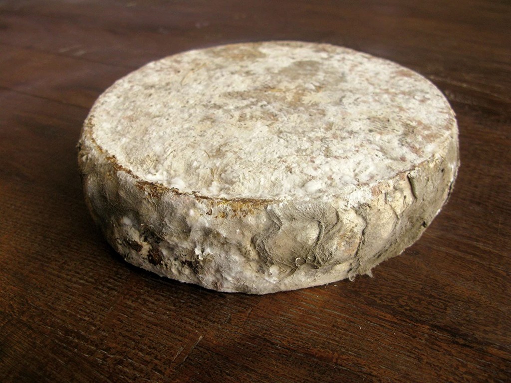 Association pain et vins avec la Tomette des Bauges