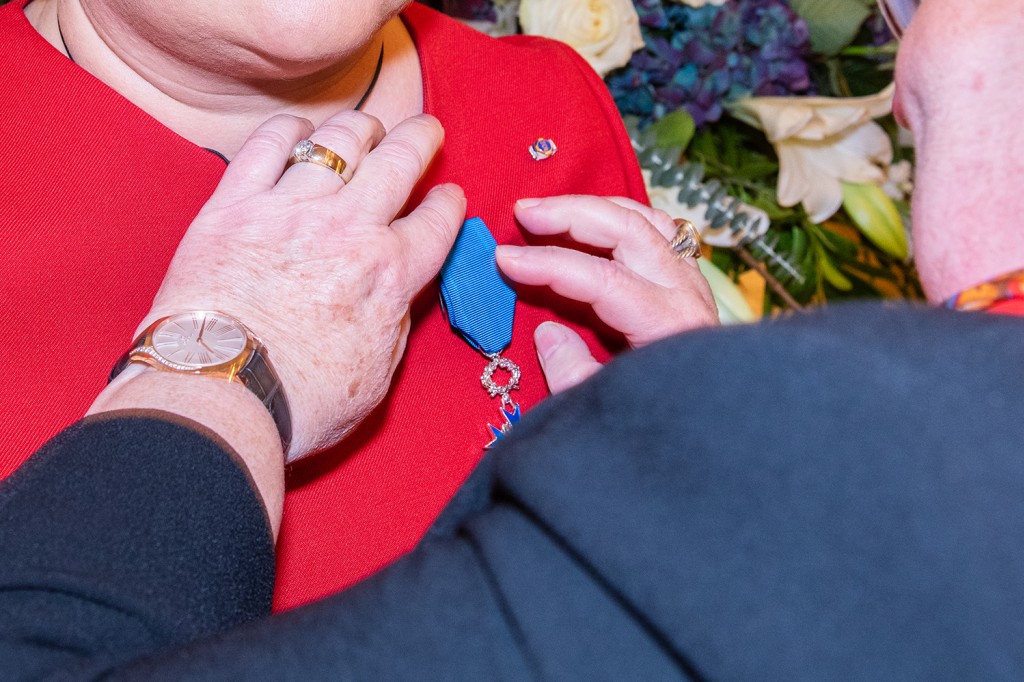 Christelle Lorho a reçu les insignes de Chevalier de l’Ordre National du Mérite