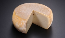 Association de fromages : Fiancé des Pyrénées, Pain au seigle, Roussette de Savoie